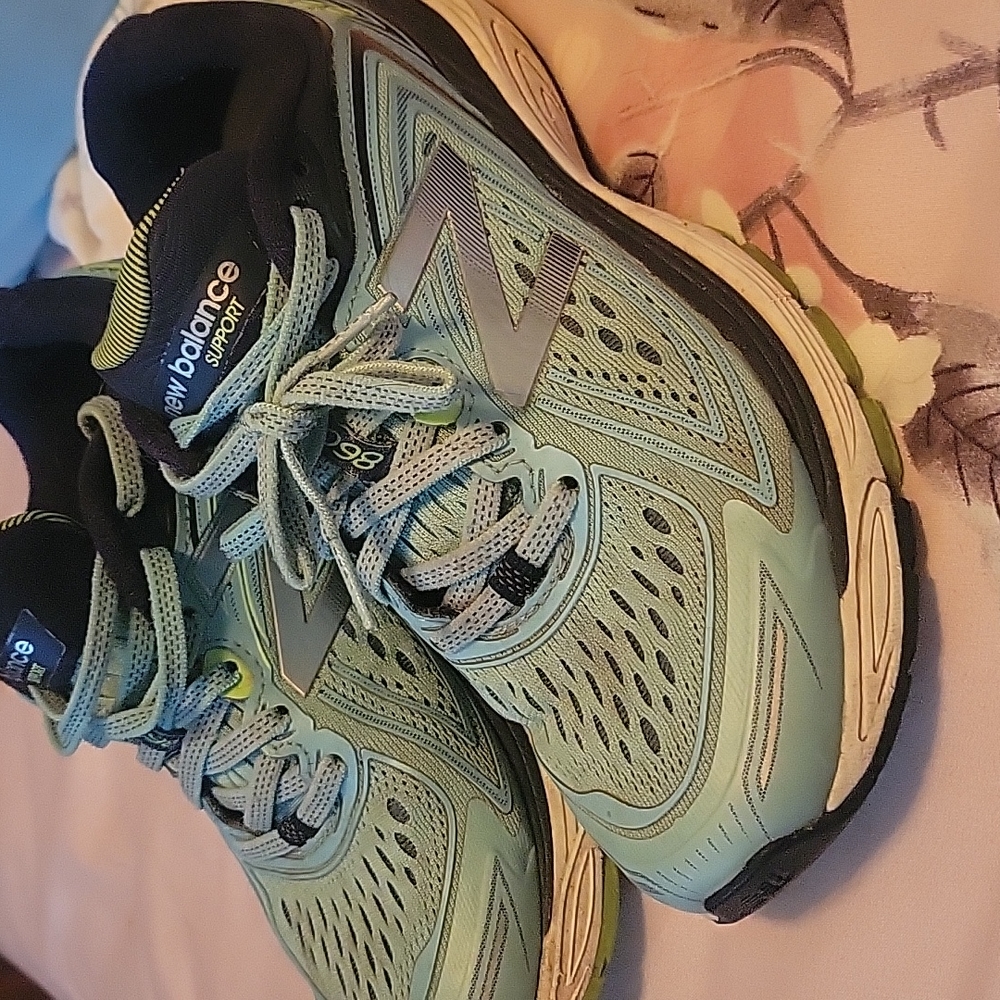 Running shoes